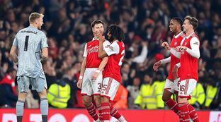 是他们稳居 是他们稳居